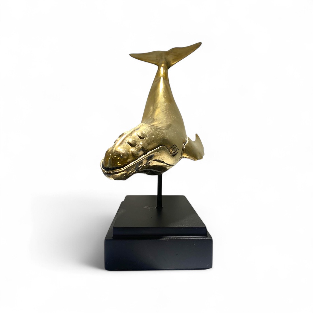 skulptur_wal_gold (1)-Photoroom.jpg
